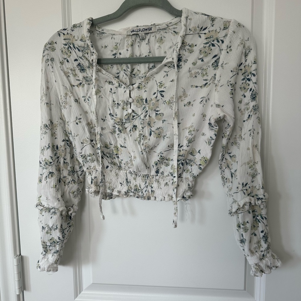 Wallflower Floral Peasant Crop Top Button Down Long Sleeve Blouse
